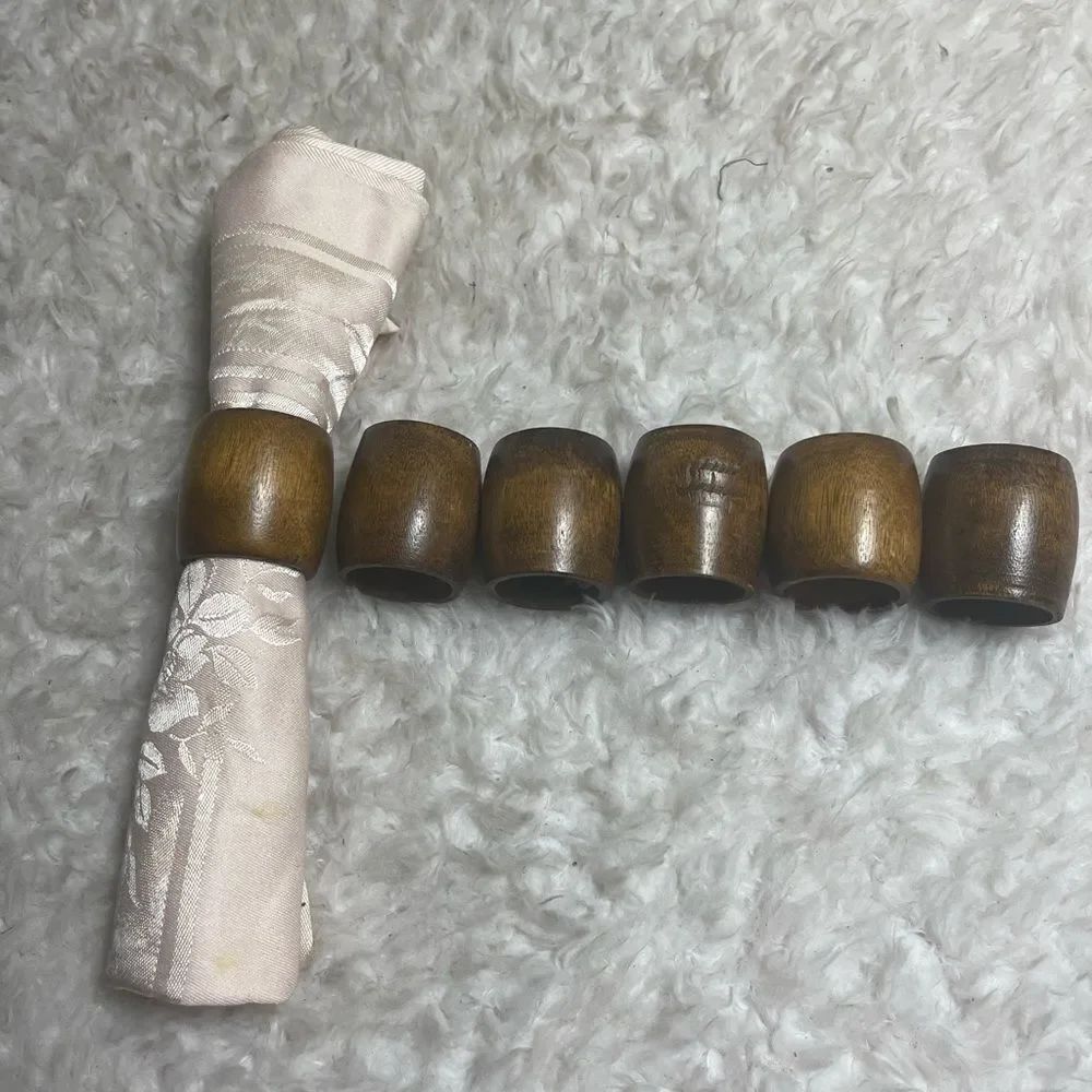 New Vintage Wood Napkin Rings By Town And Country Linen Set of 6.